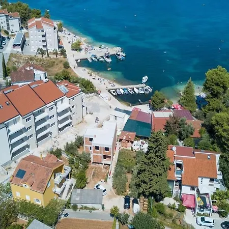 Mik - 30 M From Beach Apartman *