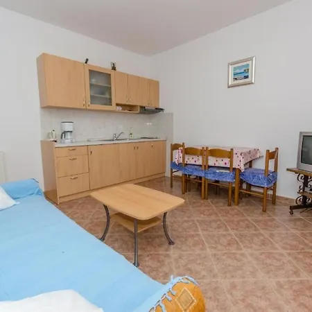 Mik - 30 M From Beach