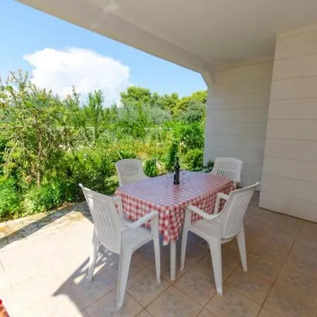 Mik - 30 M From Beach Trogir