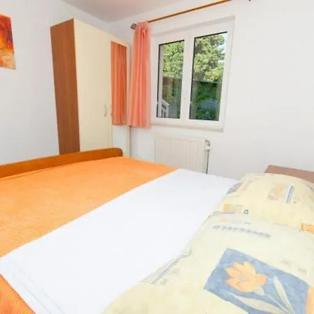 Appartement Mik - 30 M From Beach Trogir