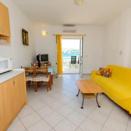 Mik - 30 M From Beach Appartement