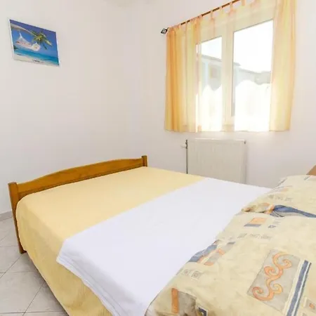 Mik - 30 M From Beach Apartman *
