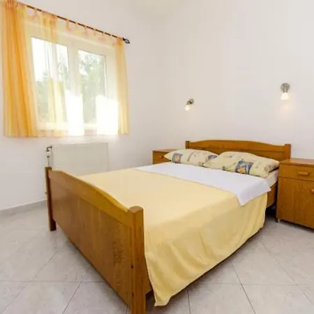 Mik - 30 M From Beach * Trogir