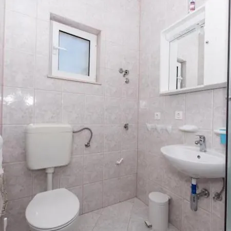 Appartement Mik - 30 M From Beach Trogir