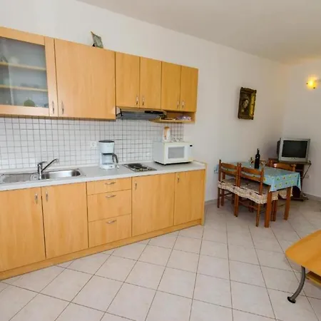 Mik - 30 M From Beach Appartement Trogir
