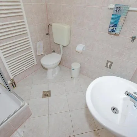 Apartman Mik - 30 M From Beach Trogir