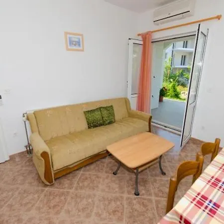 Mik - 30 M From Beach * Trogir